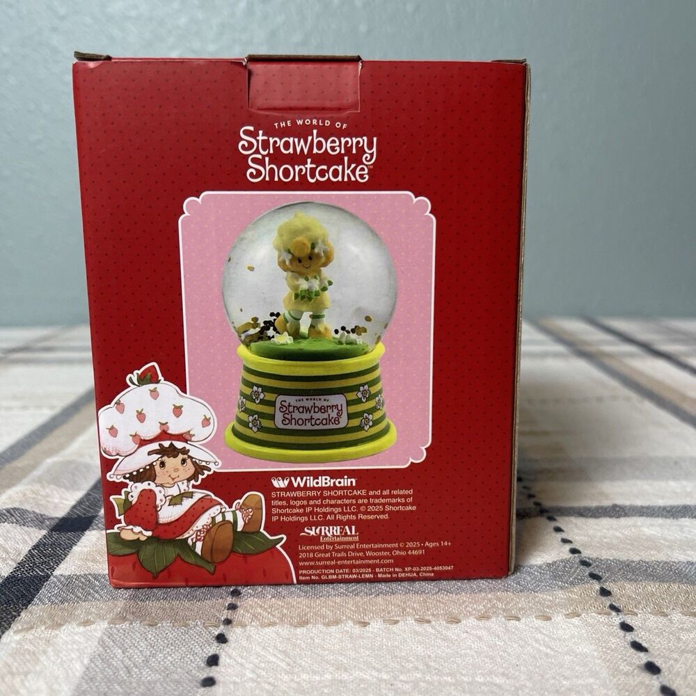 NEW Vintage Collection Strawberry Shortcake LEMON MERINGUE MINI SNOW GLOBE - Picture 2 of 4